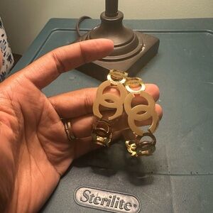 Gold Interlocking Bracelet